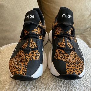 (WMNS) Nike SuperRep Groove 'Leopard'